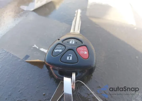 2010 Toyota Camry Le z USA, uszkodzony, nr VIN 4T1BF3EK8AU528426